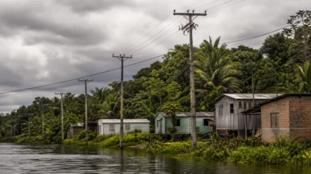 Âmbar falta a audiência sobre apagões e promete R$ 2,3 bi no Amazonas