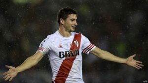 River Plate acerta acordo por Almada, mas jogador decide após a Copa do Mundo