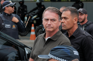 Defesa de Bolsonaro diz ao STF que espingarda está em importadora no RS