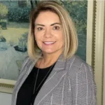 TRE-DF bloqueia R$ 227 mil de Ana Cristina Valle por dívida de campanha