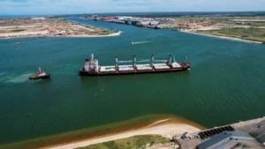 Petrobras e Vast firmam primeiro contrato take-or-pay no Porto do Açu