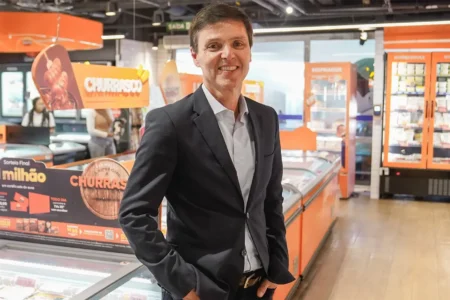 Seara encerra ciclo de R$ 10,2 bi e lança plano global de R$ 10 bi com IA