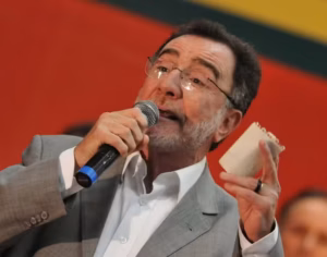 PT homologa Patrus Ananias ao governo de Minas e mantém vice em aberto