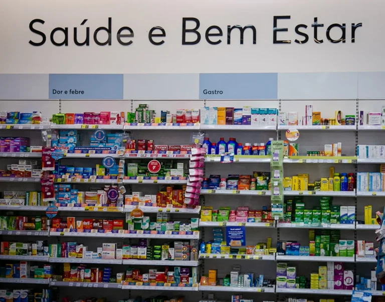 Lula sanciona lei que muda compras do SUS e veta transferência de tecnologia