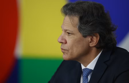 Haddad acusa Flávio e Trump de quererem privatizar Pix, mas não há projeto concreto