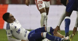 Lesão de Gabriel Pec adia encaixe de R$ 60 milhões no Cruzeiro