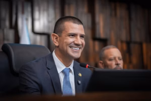 PL oficializa Douglas Ruas ao governo do Rio e Portinho ao Senado