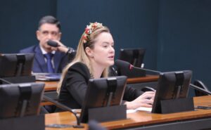 CCJ aprova admissibilidade de PEC que torna imprescritível crime sexual contra criança