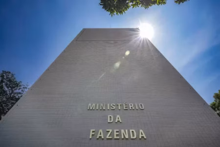 Planalto apoia PEC de agentes de saúde, mas Fazenda prepara ofensiva no STF