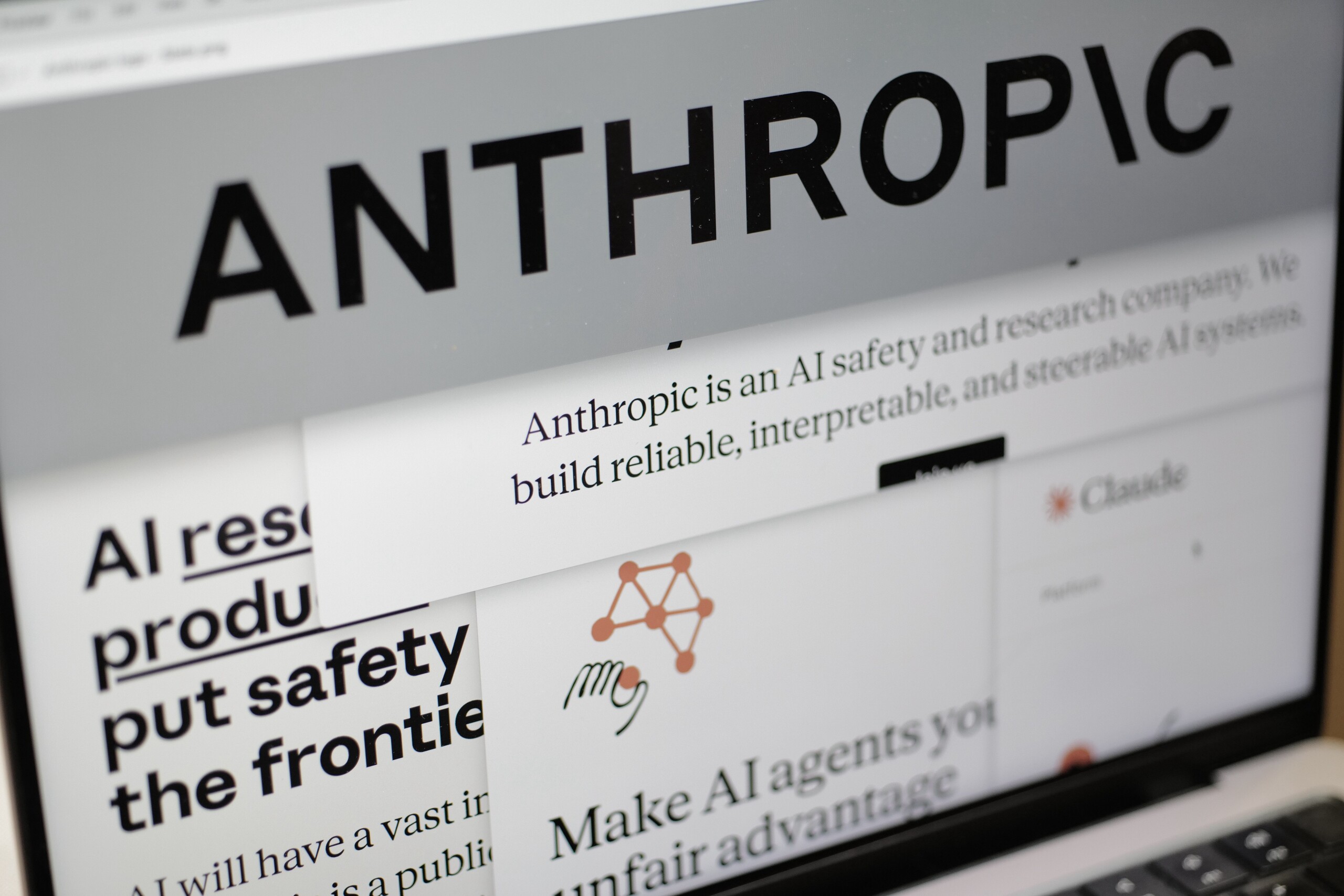 EUA liberam modelos mais potentes da Anthropic para clientes fora do país