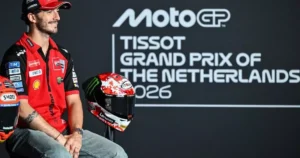 Bagnaia aponta falha de pilotagem na Ducati GP26 e usa Álex Márquez como referência