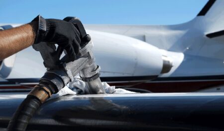 Petrobras corta querosene de aviação em 14,46%, mas passagem não cai automaticamente