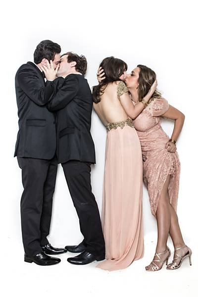 Gays?: Humoristas dos portas dos fundos se beijam em foto
