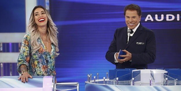 “QUE VOZ GROSSA”: Silvio Santos chama convidada de travesti