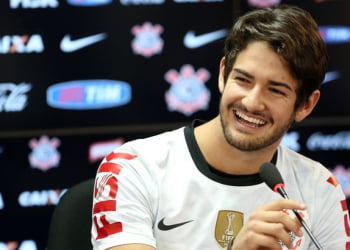 Após rumor de traição, Pato diz que está ‘feliz’ com namorada