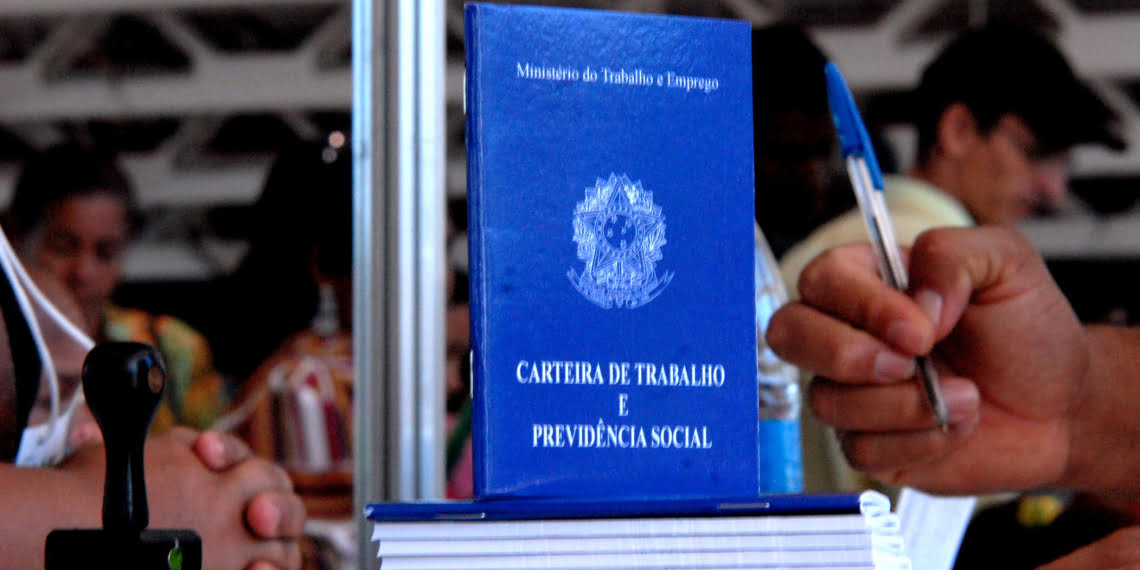 Semtre emitirá 35 carteiras de trabalho aos jovens da Fundação Casa