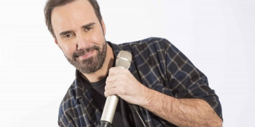 Diogo Portugal, do “Luciana by Night”, faz sessão de fotos no Shopping Rio Claro