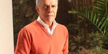 Após ter cena de beijo gay cortada, José Mayer dá piti e reclama na Globo