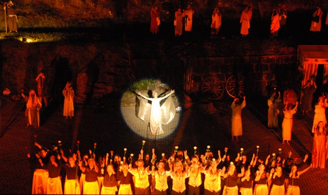 Após sucesso na estreia, Paixão de Cristo de Piracicaba segue até domingo de Páscoa