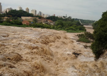 Rio Piracicaba volta a subir, passa do estado de atenção e entra em alerta neste sábado