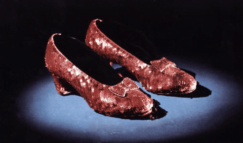 Par de sapatos chega a custar mais que um apartamento de luxo