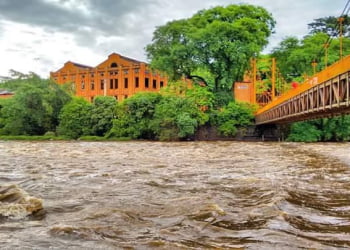 Chuvas elevam o nível do rio Piracicaba que chega a entrar em estado de atenção