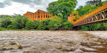 Chuvas elevam o nível do rio Piracicaba que chega a entrar em estado de atenção