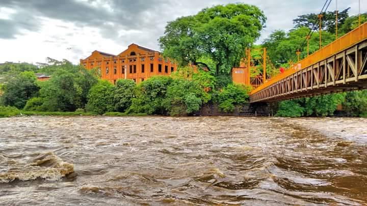 Chuvas elevam o nível do rio Piracicaba que chega a entrar em estado de atenção