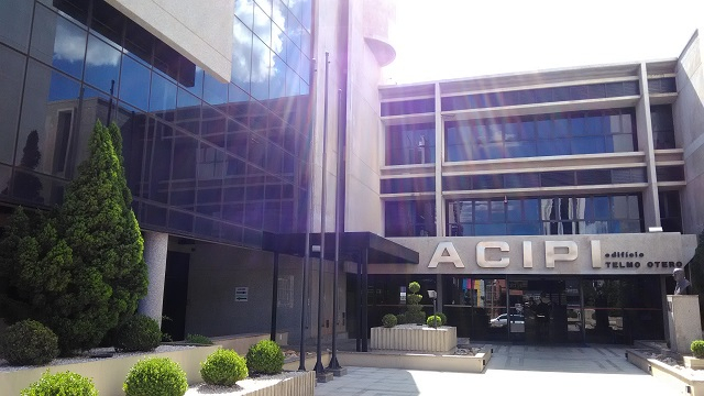 Antigo Clube Atlético é demolido para dar lugar a supermercado e condomínio em Piracicaba