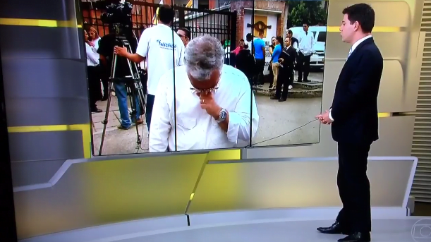 Ao falar de amigo morto, repórter da TV Globo cai no choro ao vivo