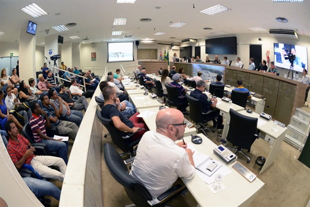 Em audiência pública sobre o Carnaval, plenário da Câmara de Piracicaba fica cheio