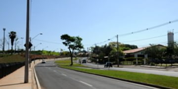 Prefeito Gabriel Ferrato entrega duplicação da avenida dos Marins