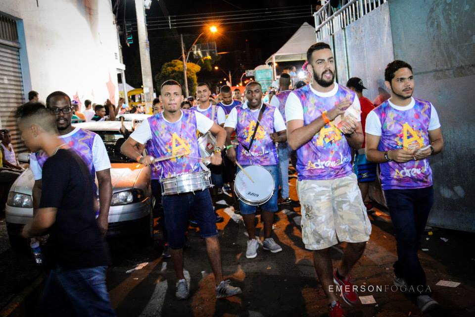 No desfile das escolas de samba de Piracicaba, Igreja Batista promove evangelização