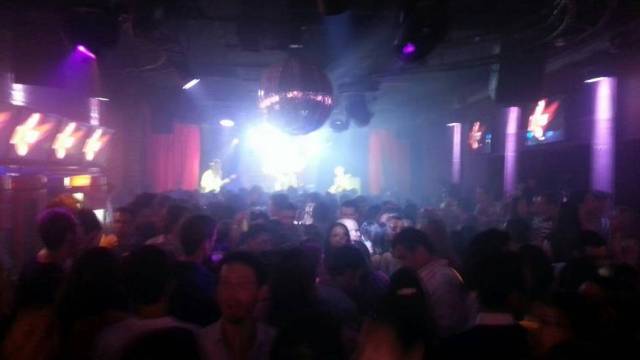 DONO DA BOATE QUE SE INCENDIOU JÁ HAVIA DITO EM REPORTAGENS ANTERIORES QUE NÚMERO DE FREQUENTADORES É ELEVADO