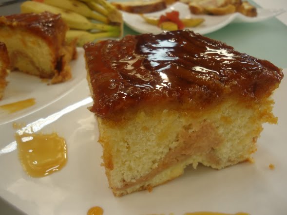 Aprenda a fazer um delicioso bolo de banana com goiabada