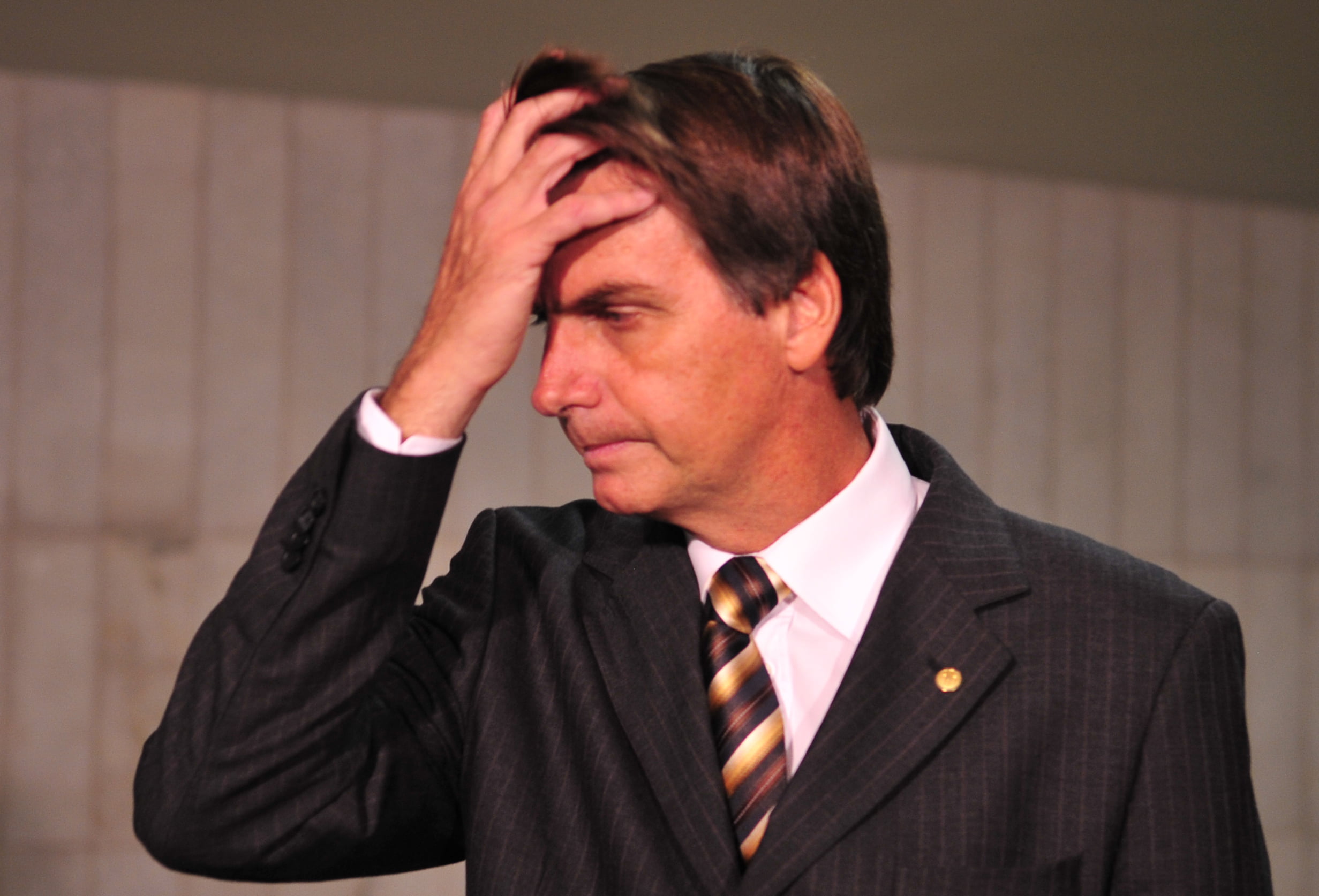Após ataque, Jair Bolsonaro sobe 8% em pesquisa