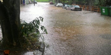 Temporal alaga ruas do centro e do distrito de Santa Terezinha, em Piracicaba