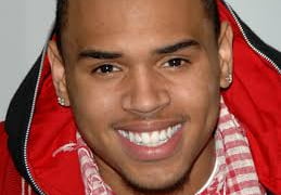 Chris Brown é acusado de tentar subornar motorista após acidente