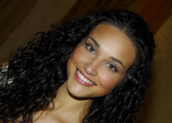 Débora Nascimento faz fotos nua com José Loreto ‘pela arte’