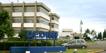 Bandidos rendem funcionários e explodem caixa eletrônico nessa madrugada