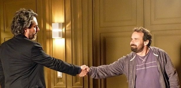 ‘Império’: Ismael vira notícia após devolver anel e não pedir recompensa