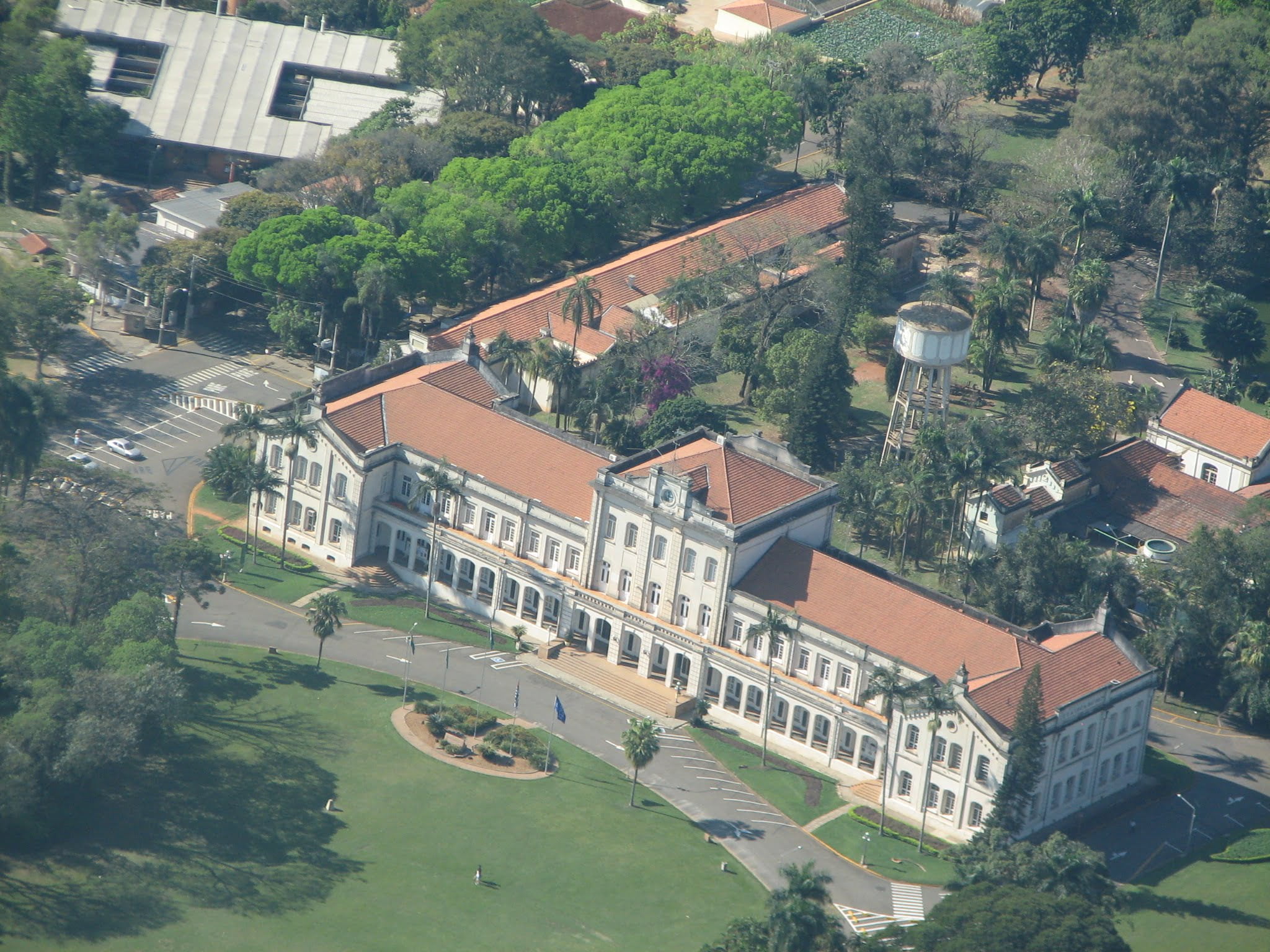 Esalq/USP promove Sarau Outono Poético com apresentações artísticas em Piracicaba hoje (22)