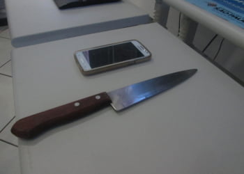 Faca de cozinha foi usada no crime motivado por ciúmes - Foto: Correio / RAC