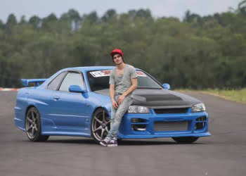 Fiuk bate carro em São Paulo