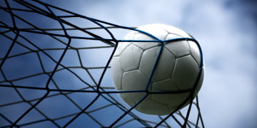 Crianças pedindo comida motiva criação de jogo beneficente em Piracicaba