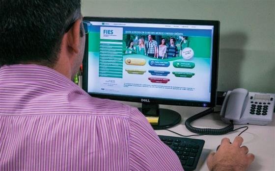 Fies será reformulado e terá mais vagas em 2017, diz ministro