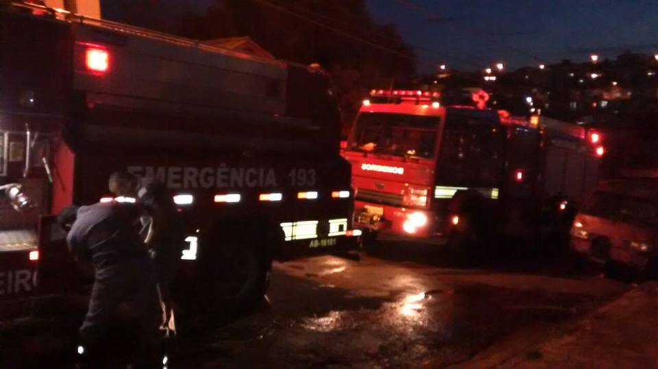 Quarto de sobrado pega fogo no Monte Cristo