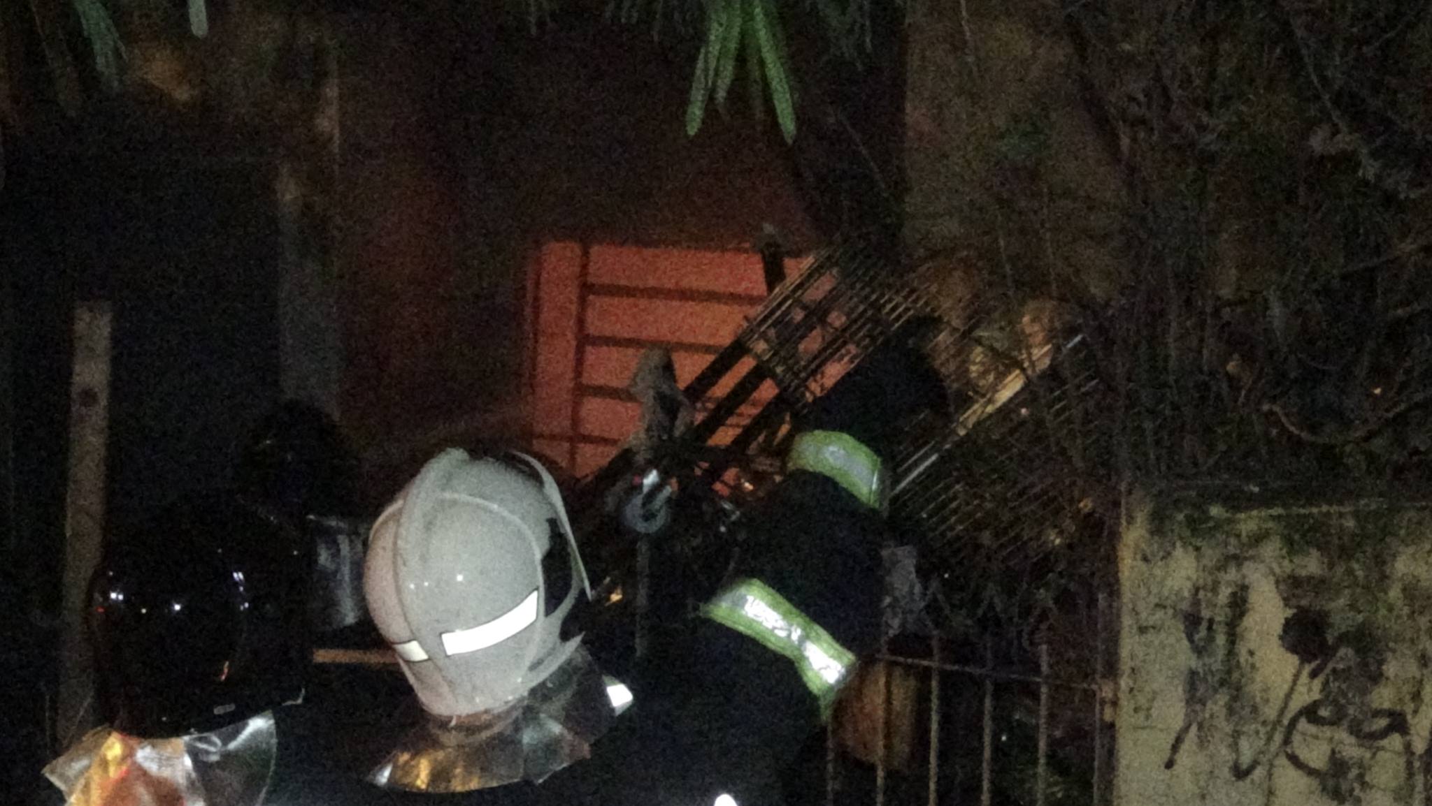 Incêndio provocado por vela destrói casa de recicladores em Piracicaba