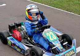 Menino de 10 é promessa de conquista de títulos para o Brasil no kart