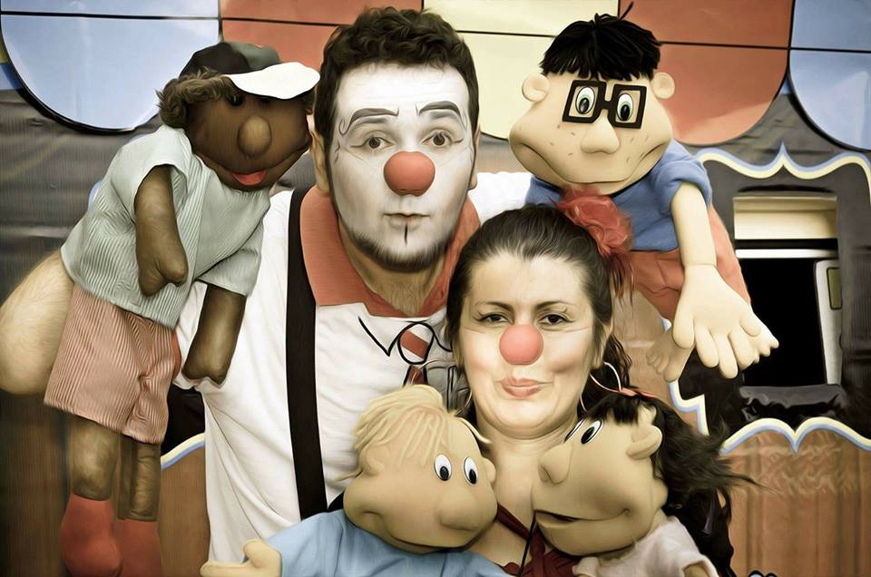 Palhaços fazem apresentação de peça teatral sobre bullying em Saltinho